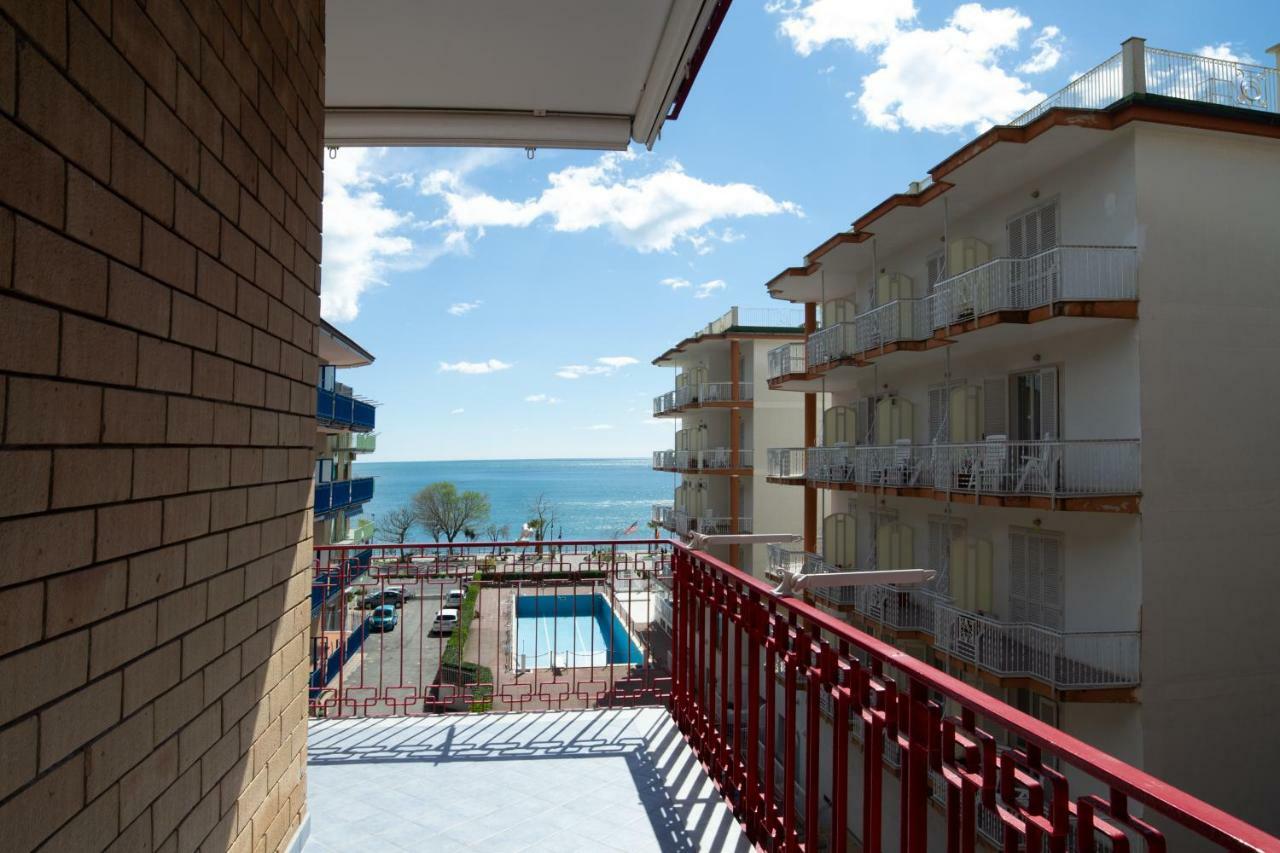 Panorama Host - Domus Amalfi Coast Apartment Maiori Luaran gambar