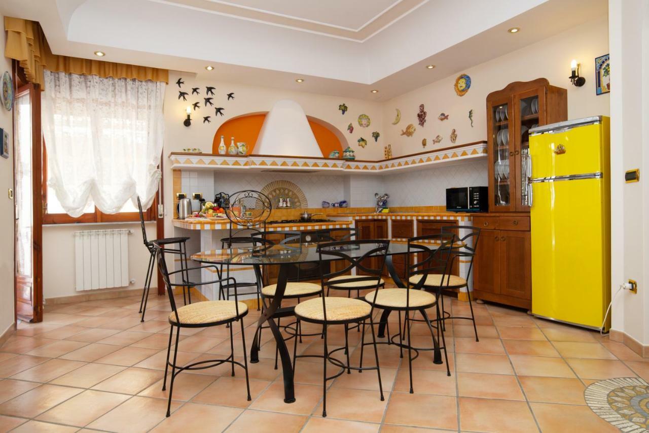 Panorama Host - Domus Amalfi Coast Apartment Maiori Luaran gambar