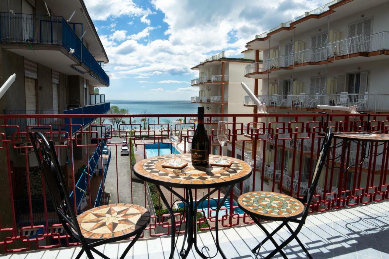 Panorama Host - Domus Amalfi Coast Apartment Maiori Luaran gambar