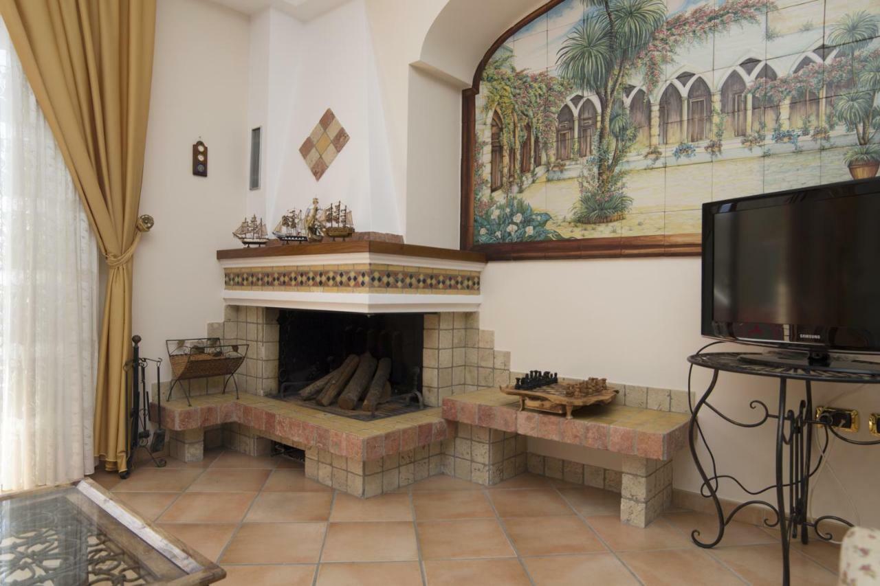 Panorama Host - Domus Amalfi Coast Apartment Maiori Luaran gambar