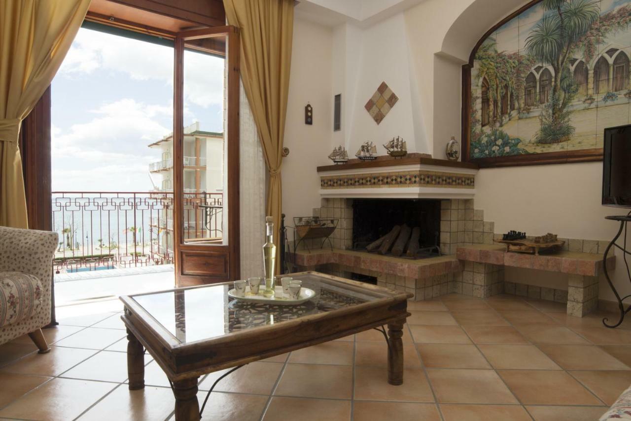 Panorama Host - Domus Amalfi Coast Apartment Maiori Luaran gambar