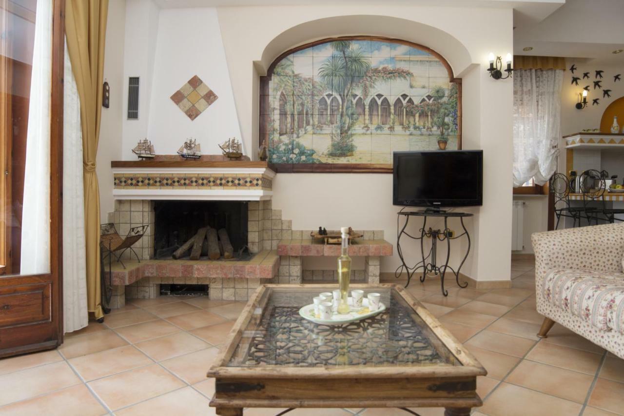 Panorama Host - Domus Amalfi Coast Apartment Maiori Luaran gambar